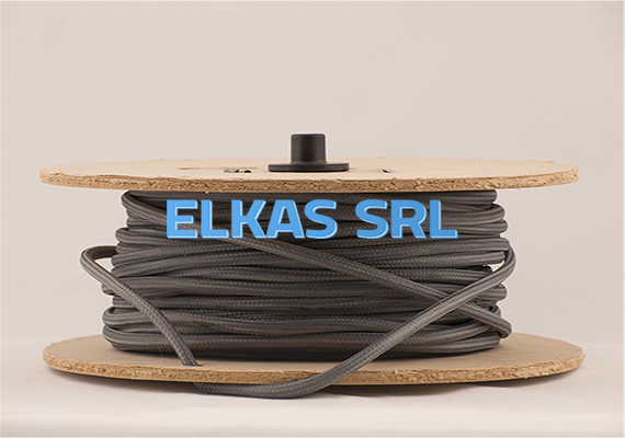 Nossos cabos são certificados. Eles também têm um processo de colagem que os impede de serem desintegrados em sua armadura